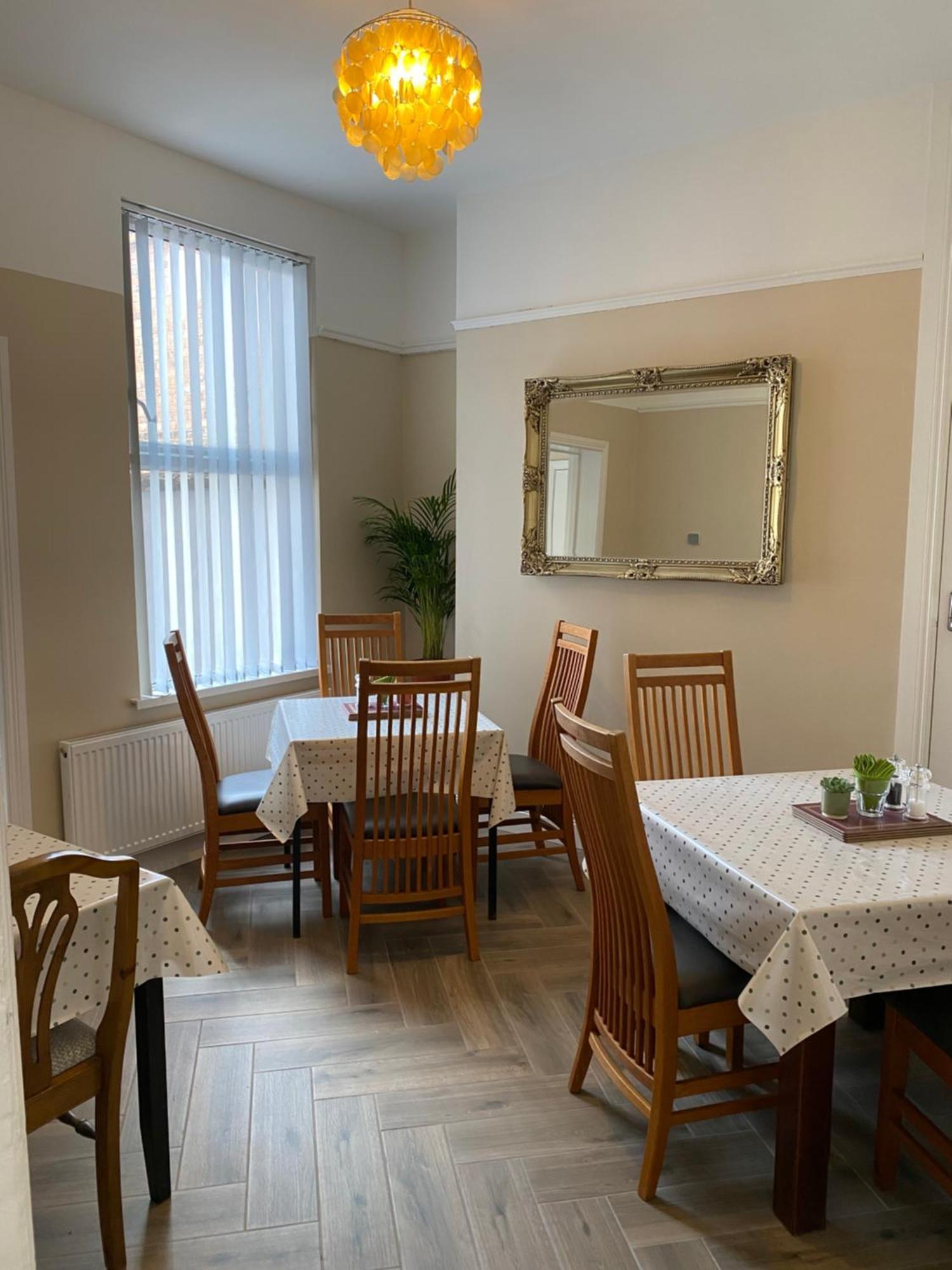 Roskeen Townhouse Belfast Eksteriør bilde